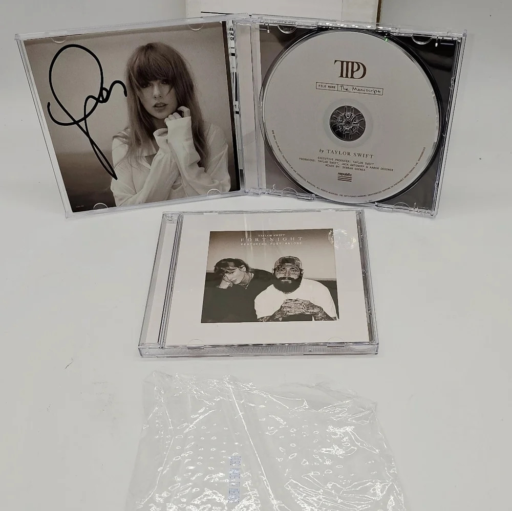 COPY - The Tortured Poets Department The Manuscript with Hand Signed Photo